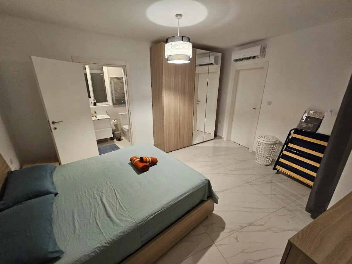 Luxurious Sliema Apartment Near Valletta Ferry