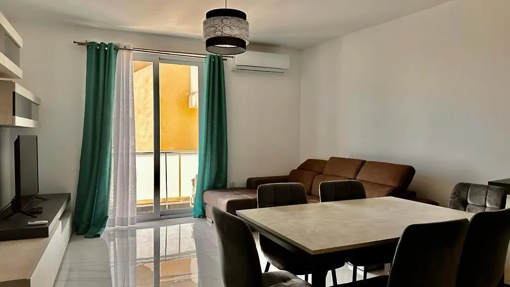 Luxurious Sliema Apartment Near Valletta Ferry Malta