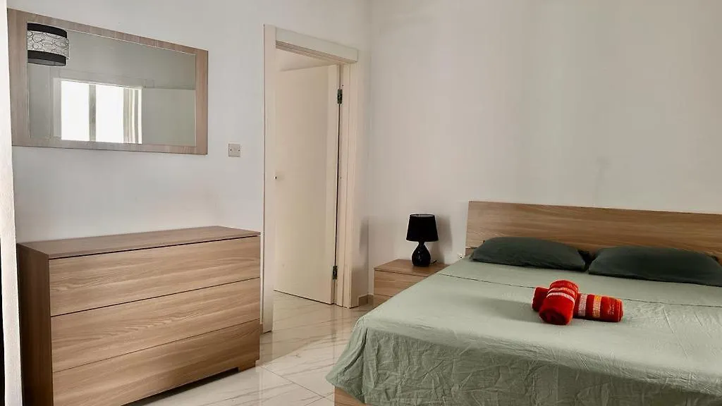 Luxurious Sliema Apartment Near Valletta Ferry