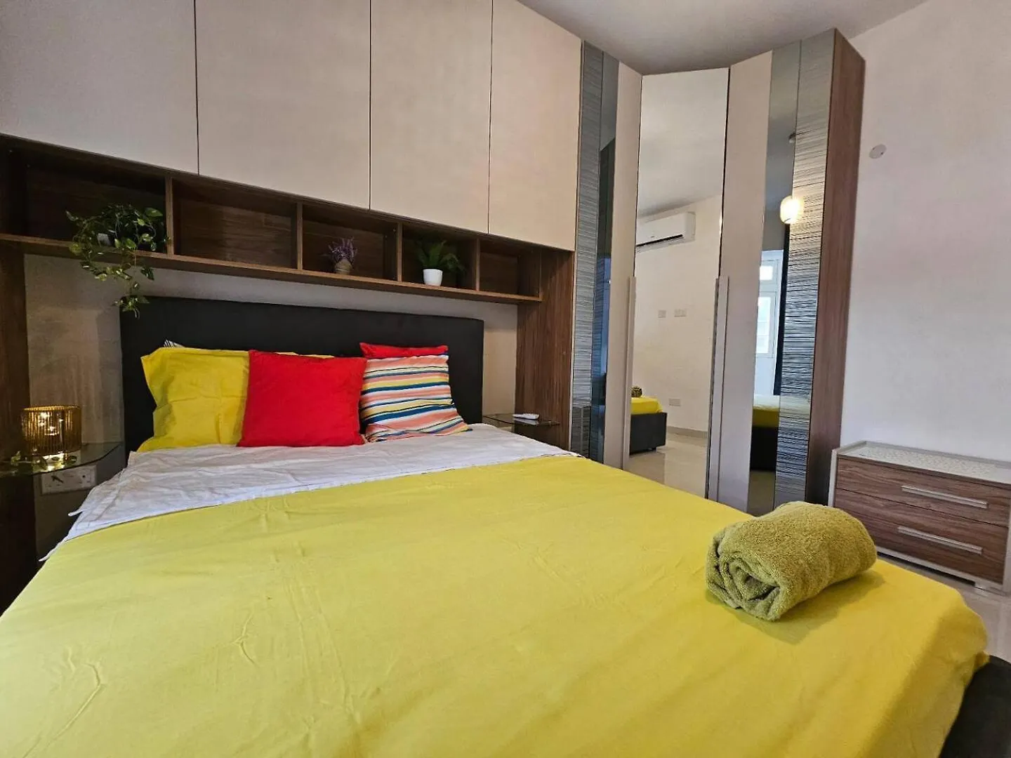 Luxurious Sliema Apartment Near Valletta Ferry