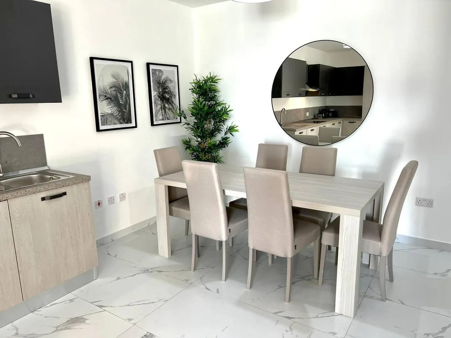 Luxurious Sliema Apartment Near Valletta Ferry