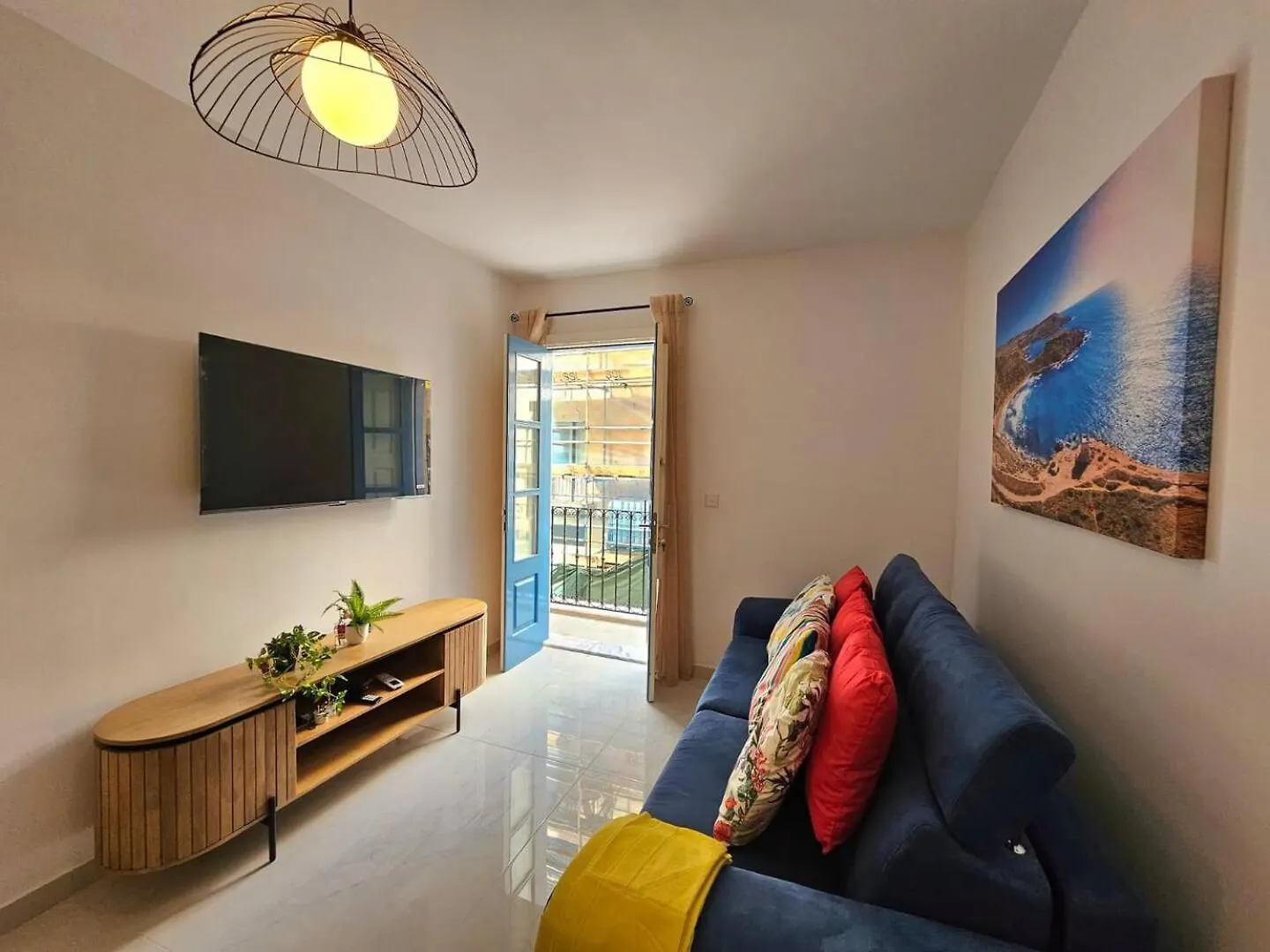 Luxurious Sliema Apartment Near Valletta Ferry