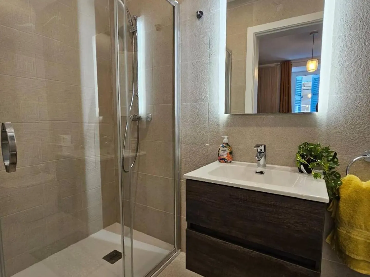 Luxurious Sliema Apartment Near Valletta Ferry