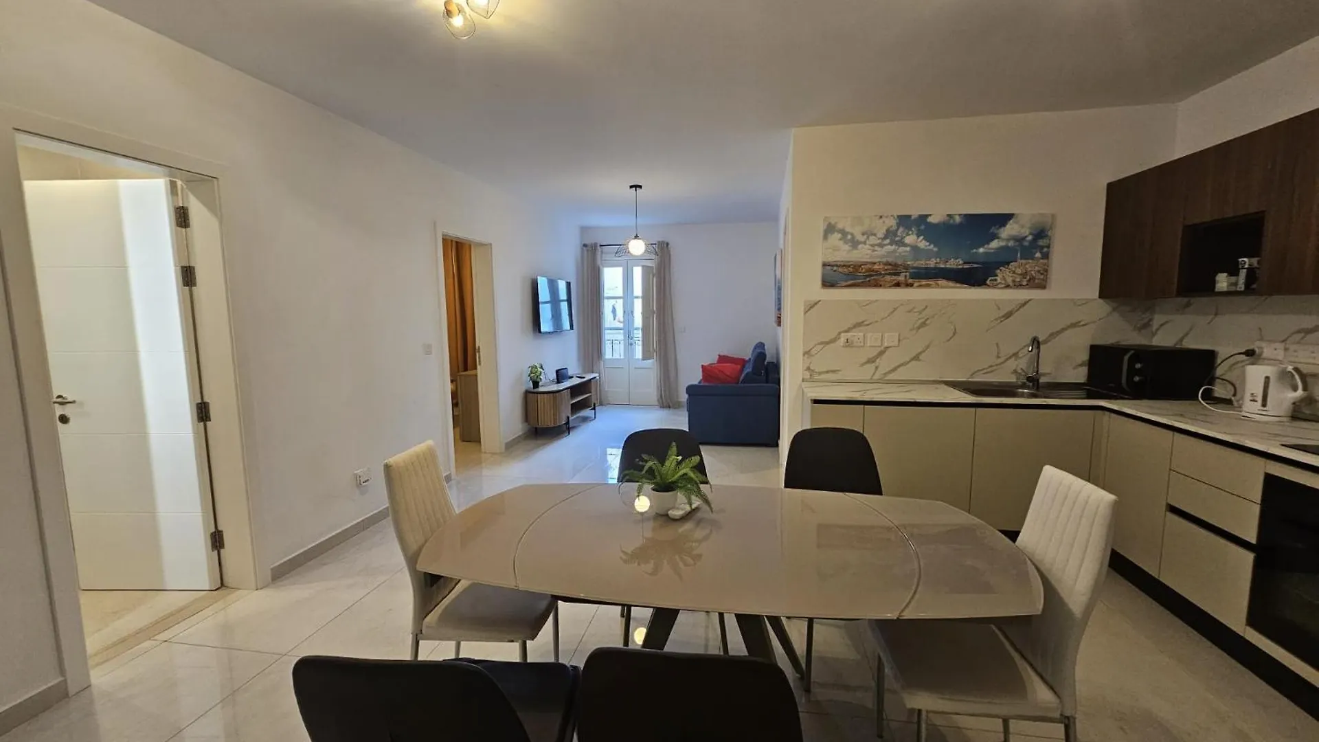 Luxurious Sliema Apartment Near Valletta Ferry