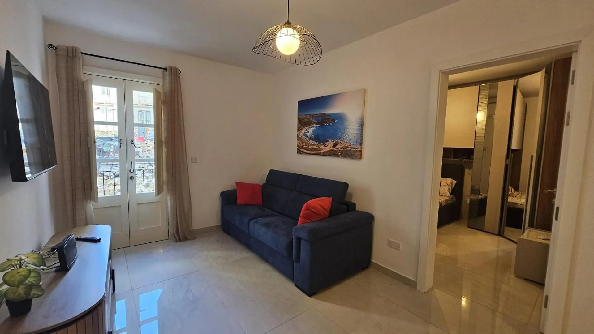 Luxurious Sliema Apartment Near Valletta Ferry