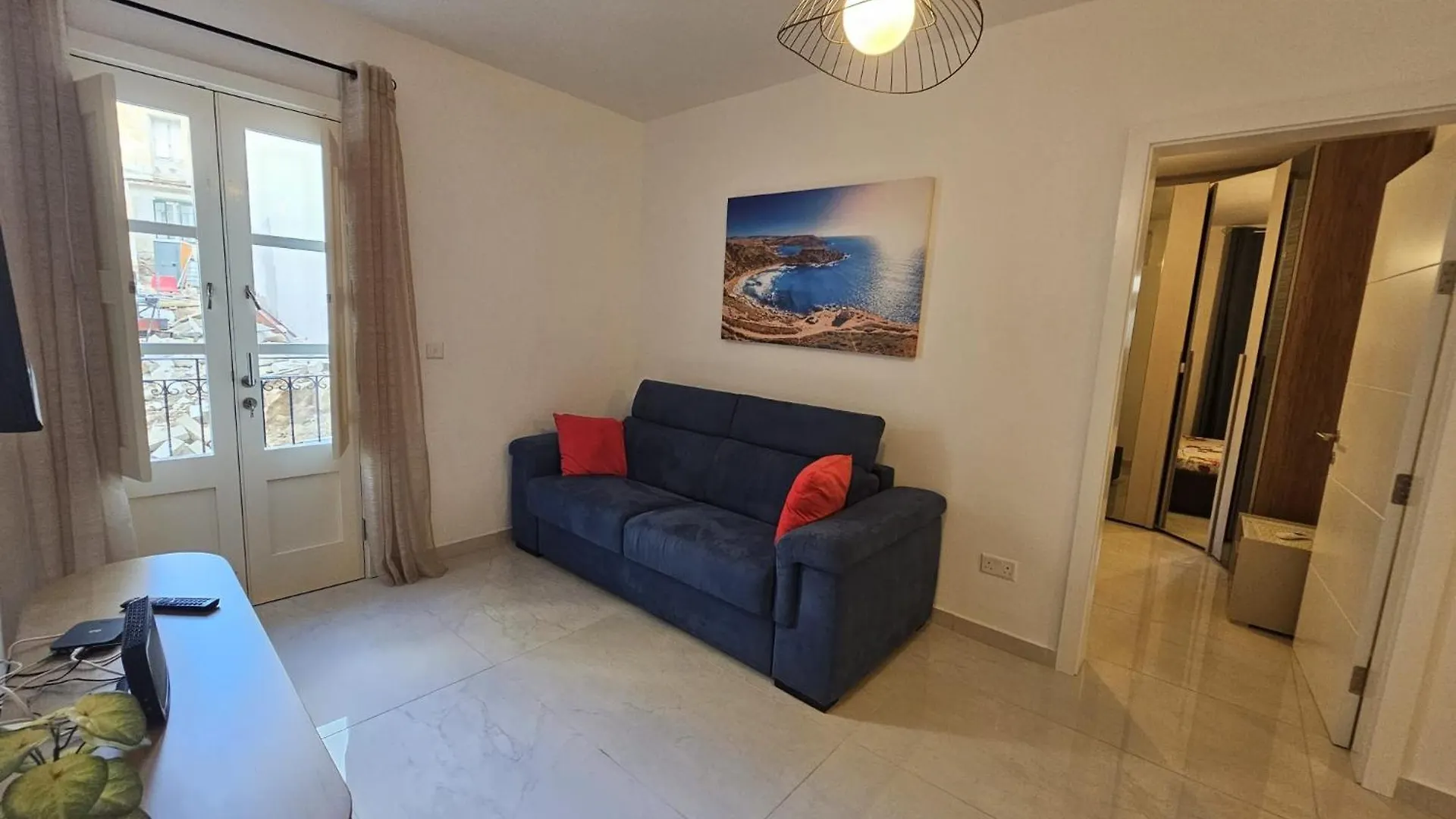 Luxurious Sliema Apartment Near Valletta Ferry