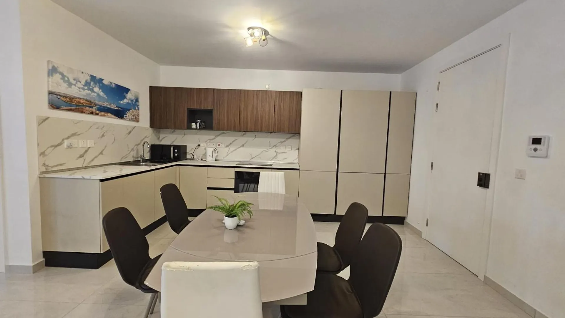 Luxurious Sliema Apartment Near Valletta Ferry